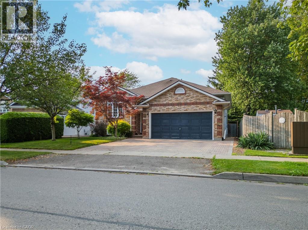40 Balsam St, Welland, ON L3C 7H2