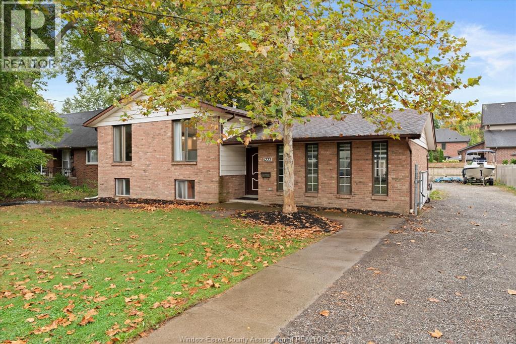 1222 Reaume Rd, Lasalle, ON N9J 1C1