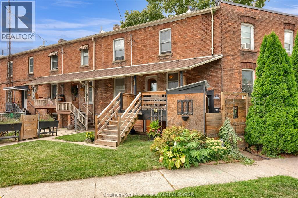 154 Grand Ave E, Chatham, ON N7L 1W2