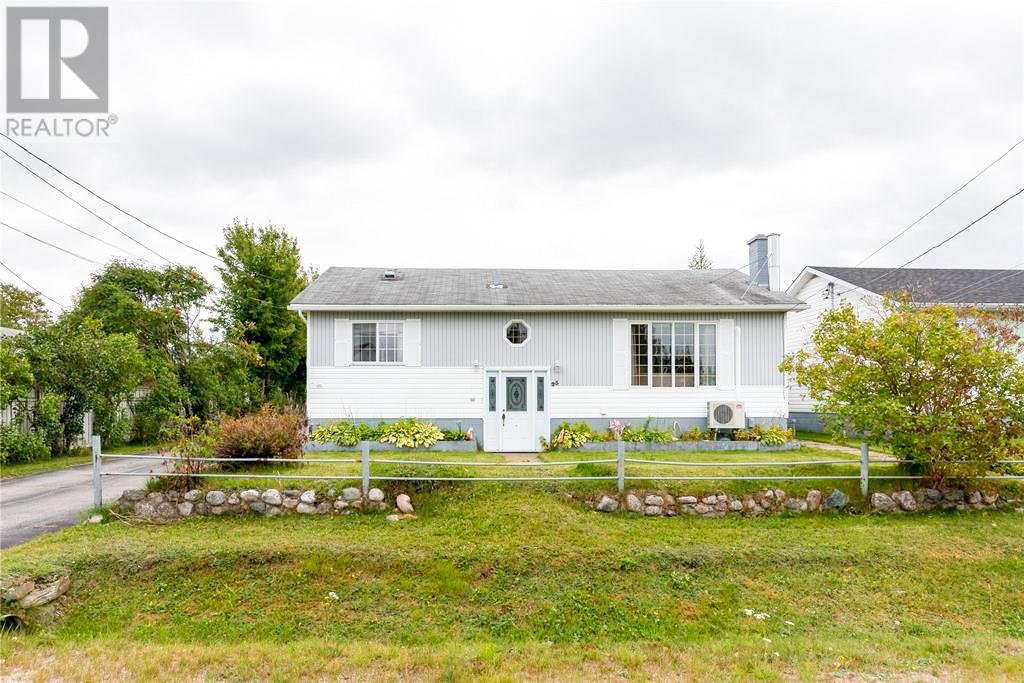 25 Riverside W Rd, Glovertown, NL A0G 2L0