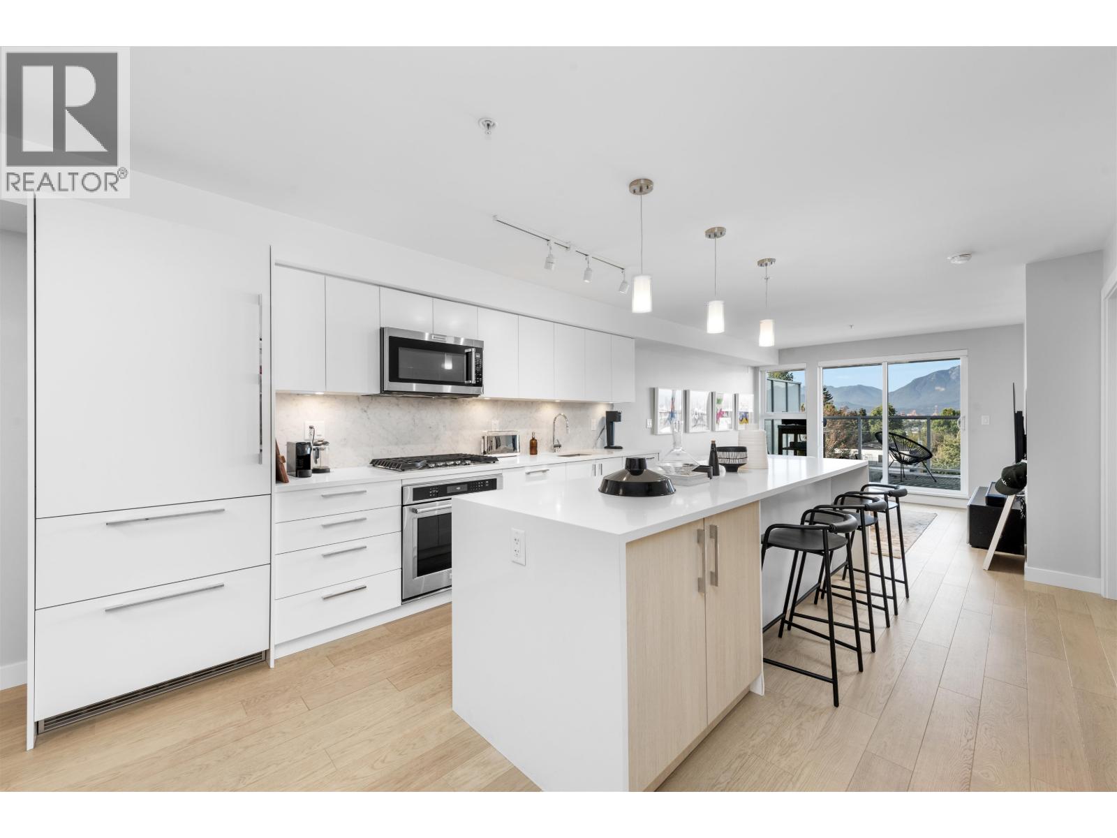 2508 Fraser Street Unit 406, Vancouver, BC V5T 3V4