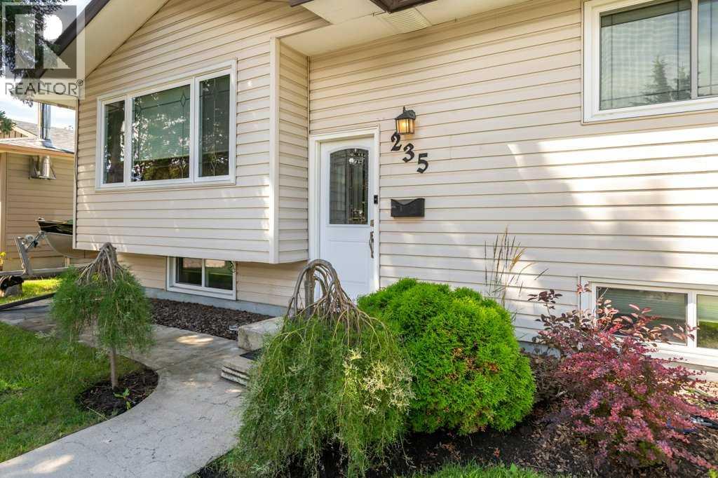 235 Allan Cres SE, Calgary, AB T2J 0T3