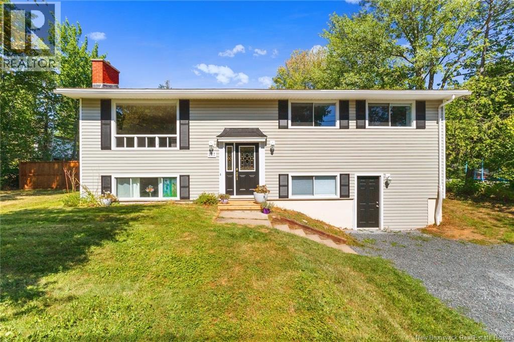 237 Sunrise Estates Dr, New Maryland, NB E3C 1G7