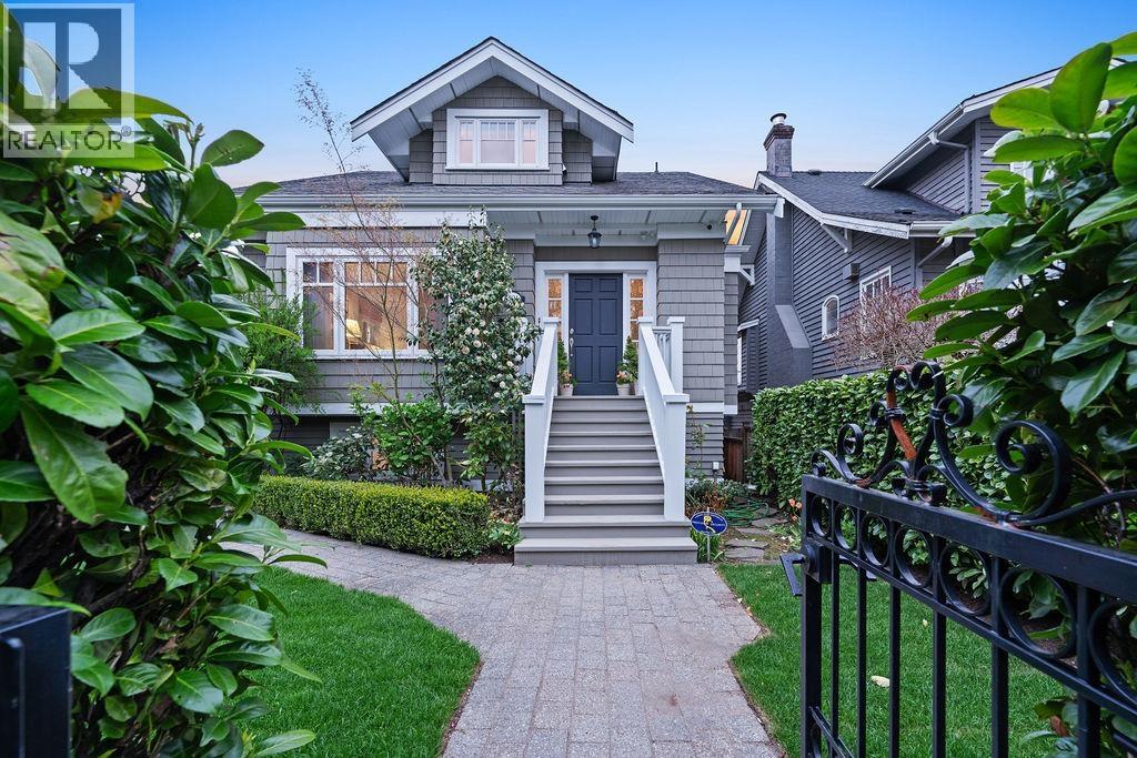 6591 Vine St, Vancouver, BC V6P 5W6