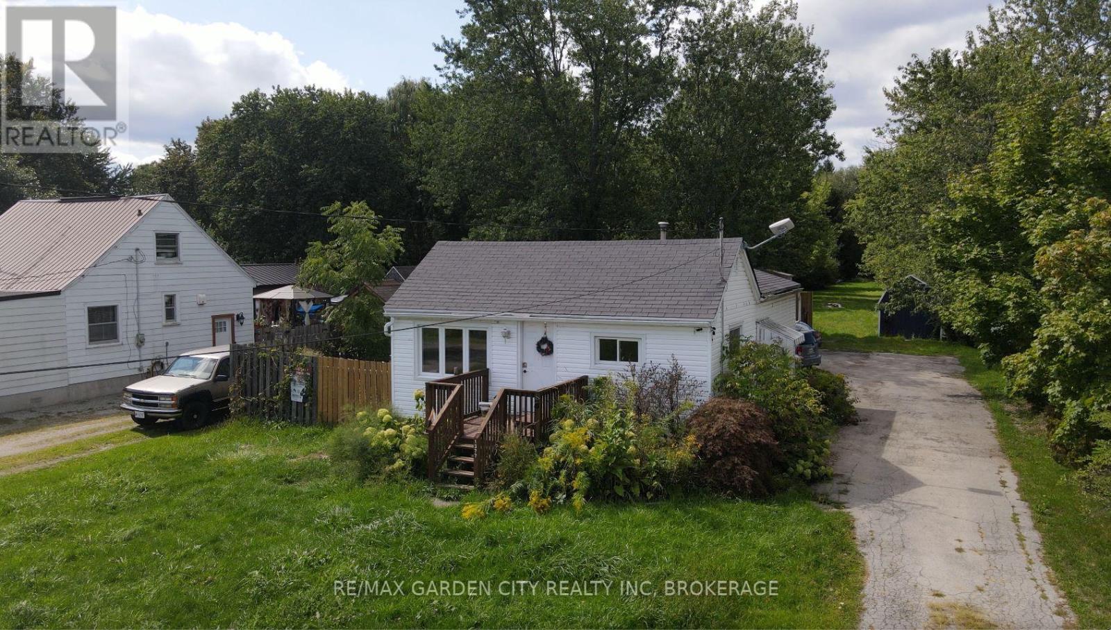 1377 Merrittville Hwy, Thorold, ON L3B 5N5