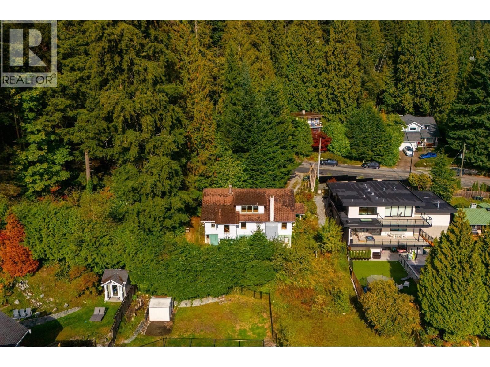 1195 Dempsey Rd, North Vancouver, BC V7K 1S4