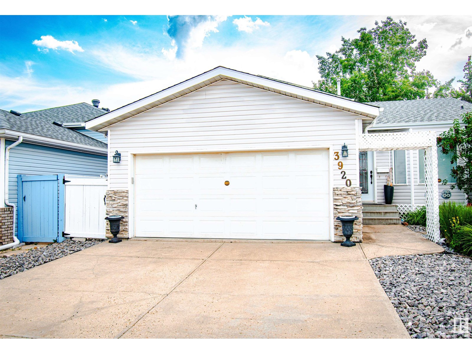 33 NW St Nw Unit 3920, Edmonton, AB T6T 1J7