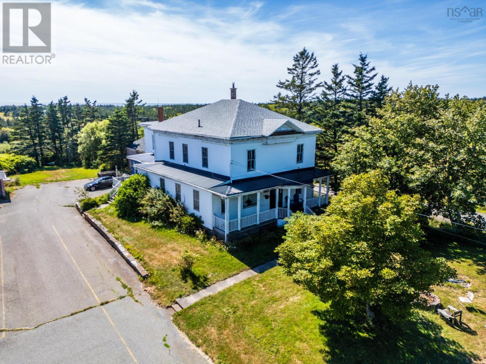 5203 Highway 1, Salmon River, NS B5A 5B2
