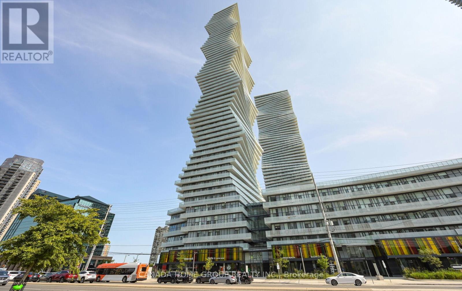 5905 3900 Confederation Pkwy, Mississauga, ON L5B 0M3