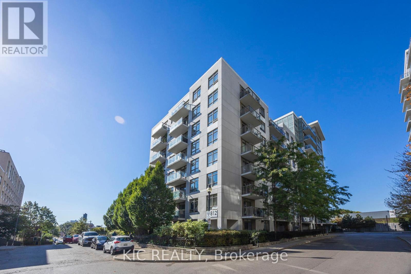 901 812 Lansdowne Ave, Toronto, ON M6H 4K5