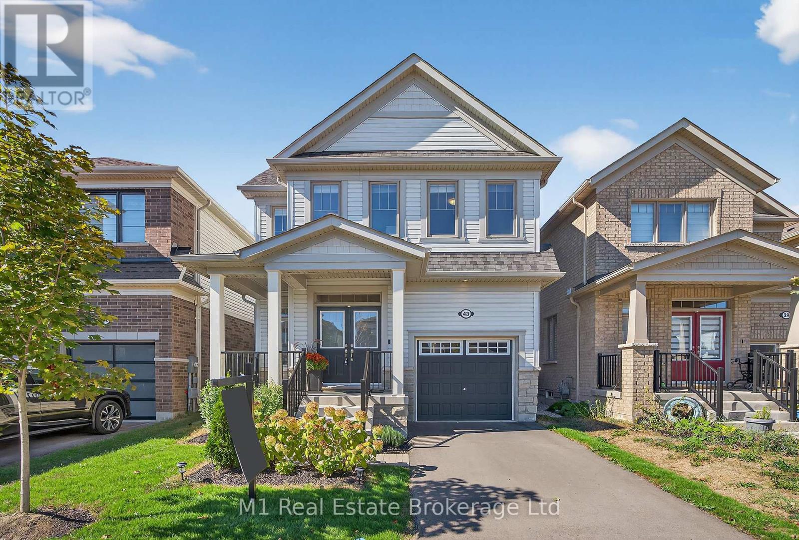 43 Harpin Way W, Centre Wellington Fergus, ON N1M 0H7