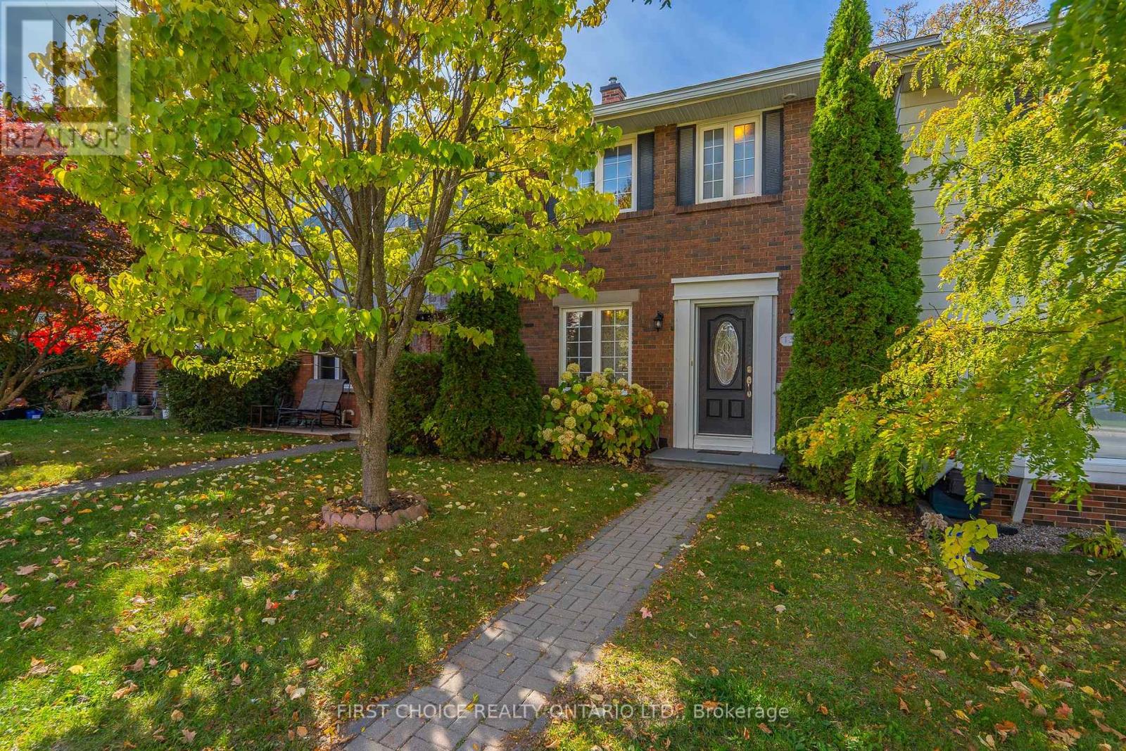 1306 Morrison Dr, Ottawa, ON K2H 7L9