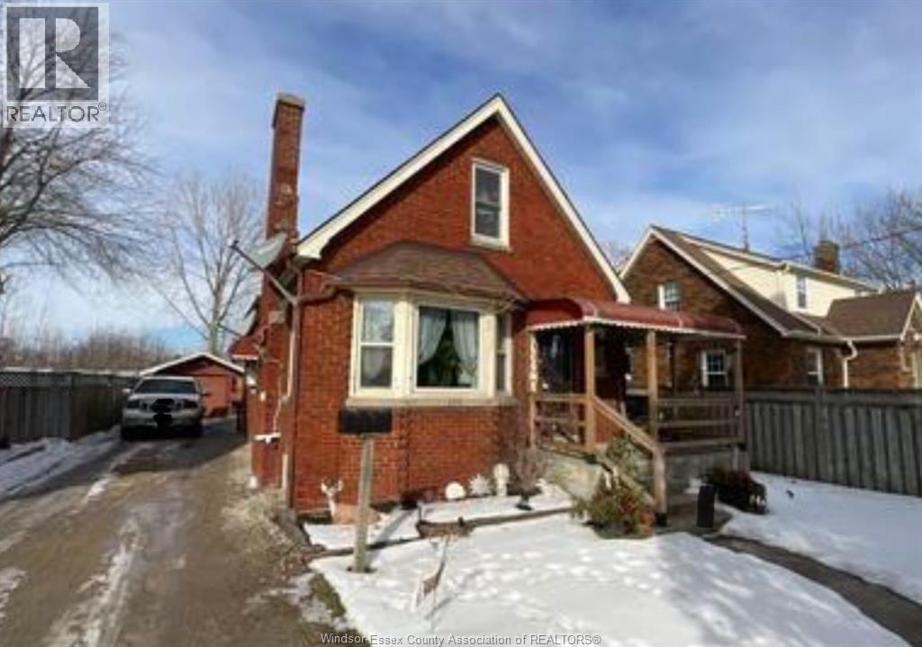 253 Park Ave W, Chatham, ON N7M 1W3
