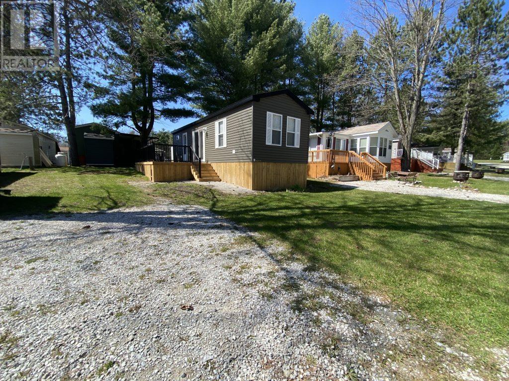 65 1082 Shamrock Marina Rd, Gravenhurst, ON P0E 1N0
