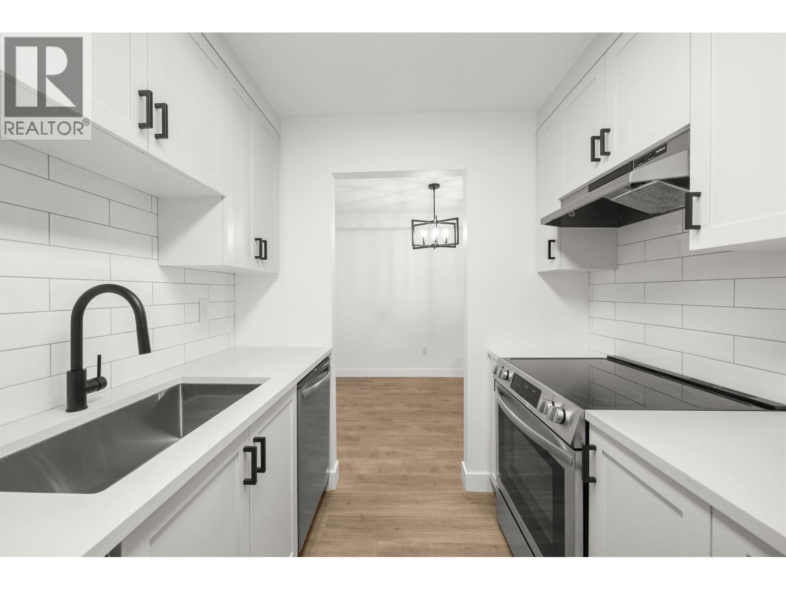 8880 No 1 Road Unit 101, Richmond, BC V7C 4C3