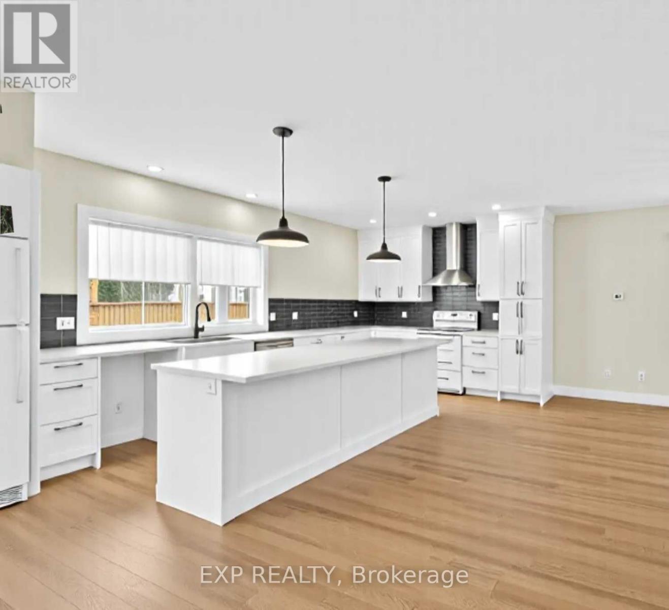 117 Churchill Park Rd, Chatham-kent Chatham, ON N7M 0V1