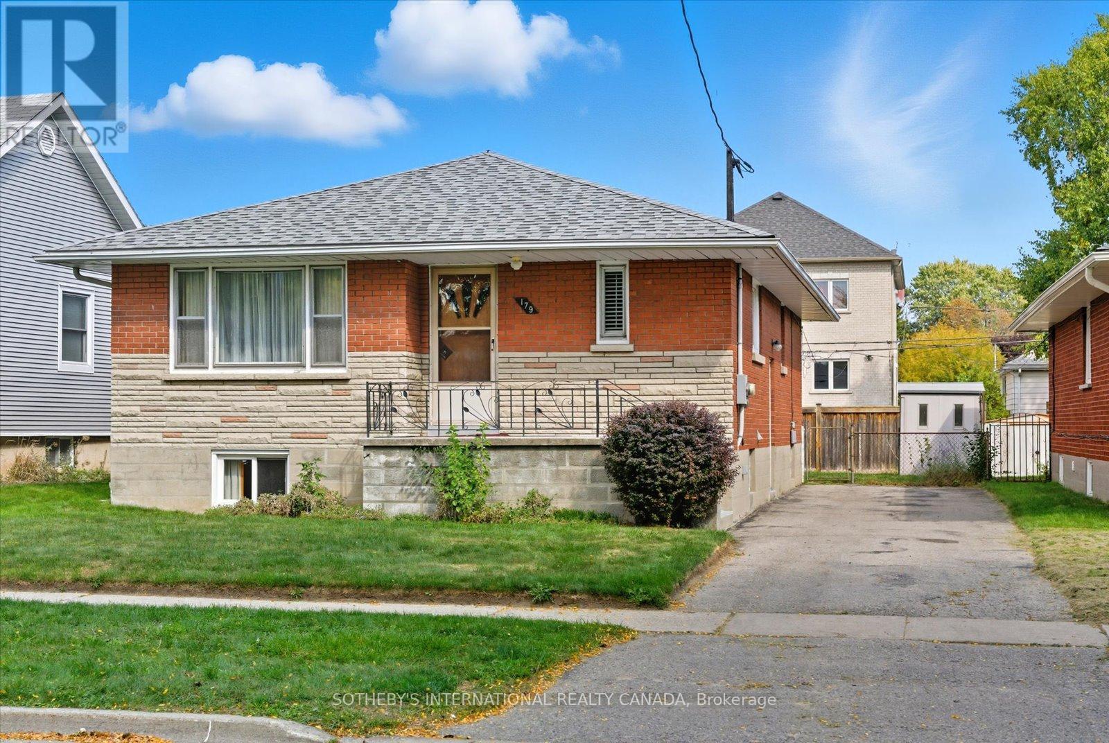 179 Cromwell Ave, Oshawa, ON L1J 4T7