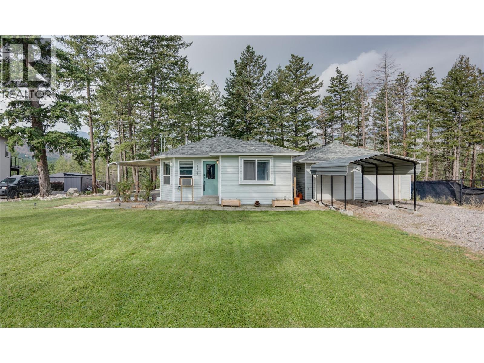 7204 Dunwaters Rd, Kelowna, BC V1Z 3W5