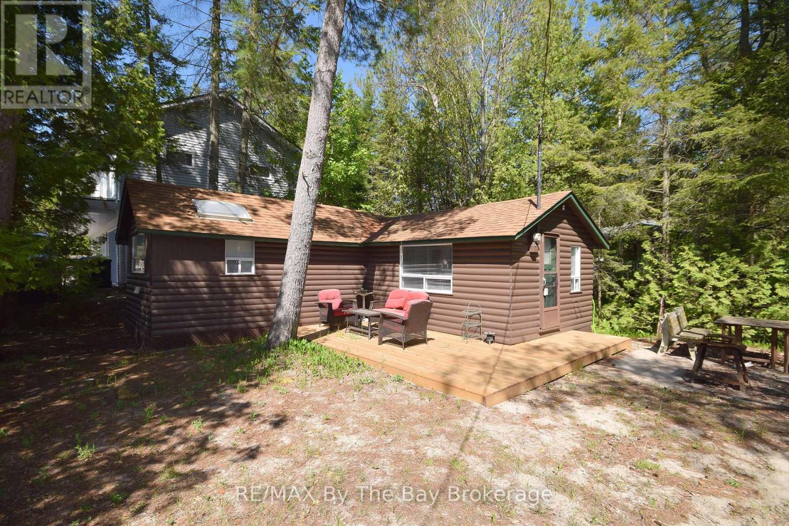 465 Bluewater Ln, Wasaga Beach, ON L9Z 2P4