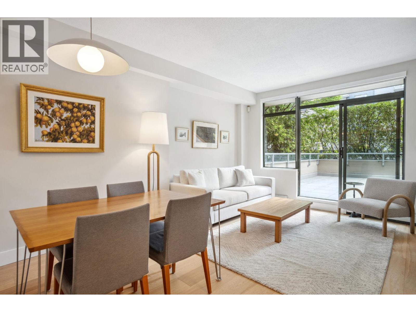 1688 Robson Street Unit 100, Vancouver, BC V6G 1C7