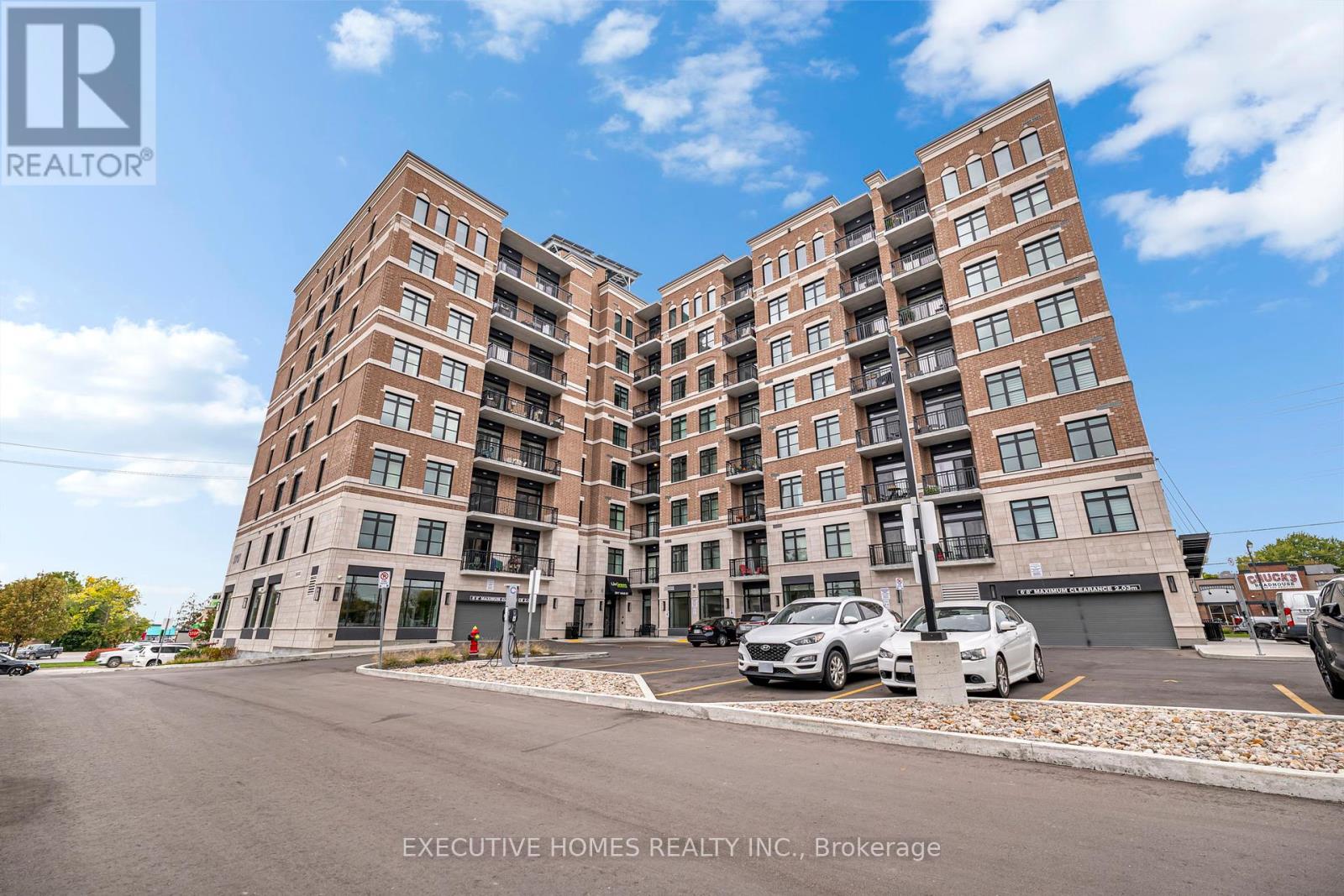 413 5917 Main St, Whitchurch-stouffville Stouffville, ON L4Z 1W7