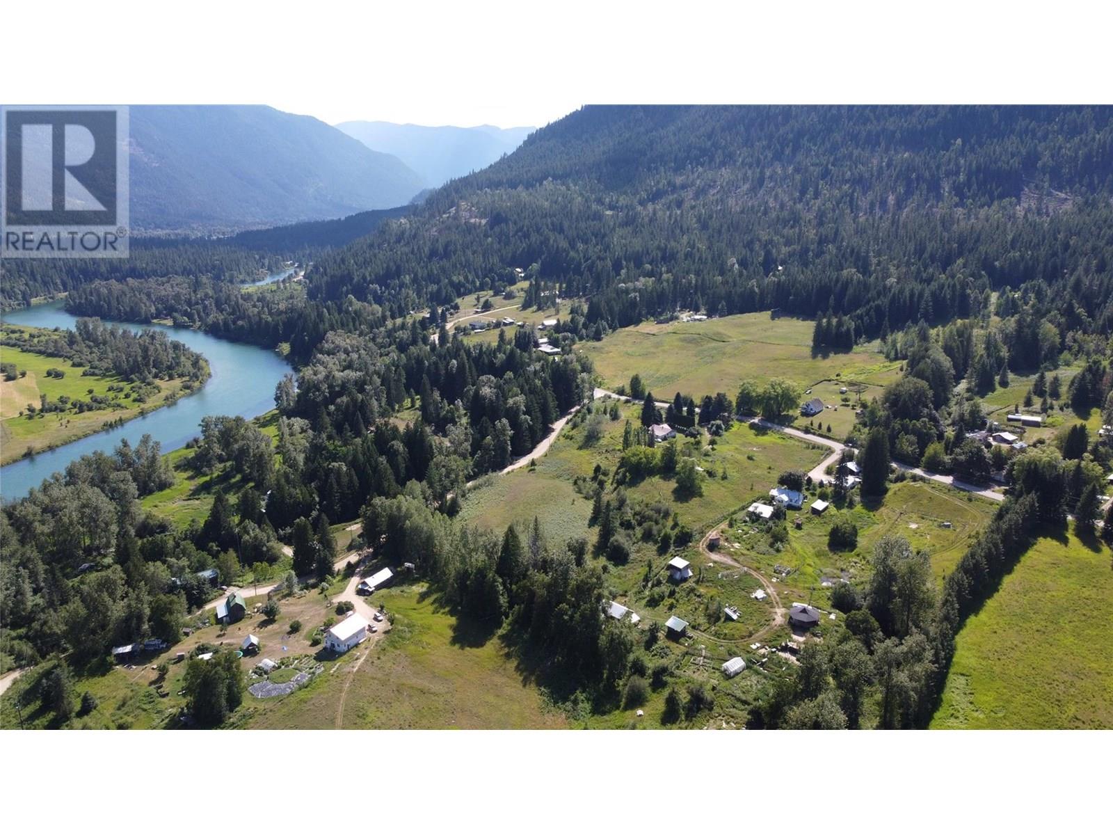 6222 Slocan River Rd, Winlaw, BC V0G 2J0