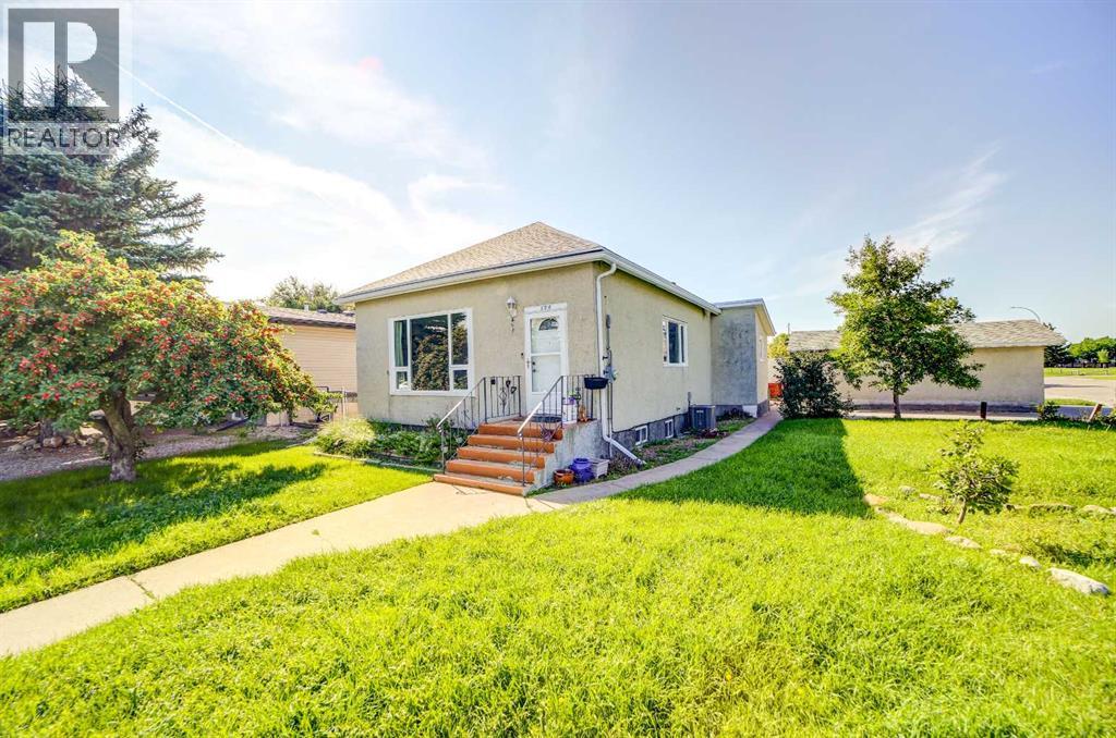 19 Street Unit 104, Fort Macleod, AB T0L 0Z0