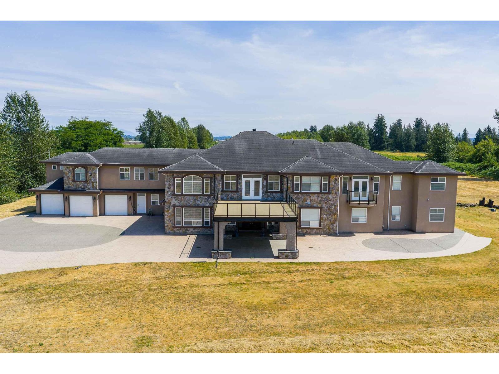 152 Street Unit 4490, Surrey, BC V3Z 1G8