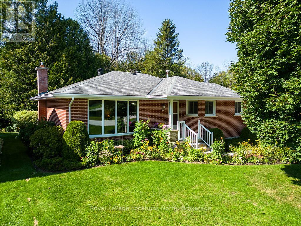 64 Ivan St, Meaford, ON N4L 1C8