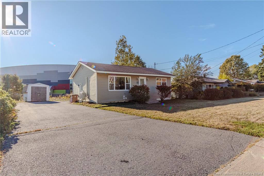 11 Braemar Dr, Saint John, NB E2J 2T5