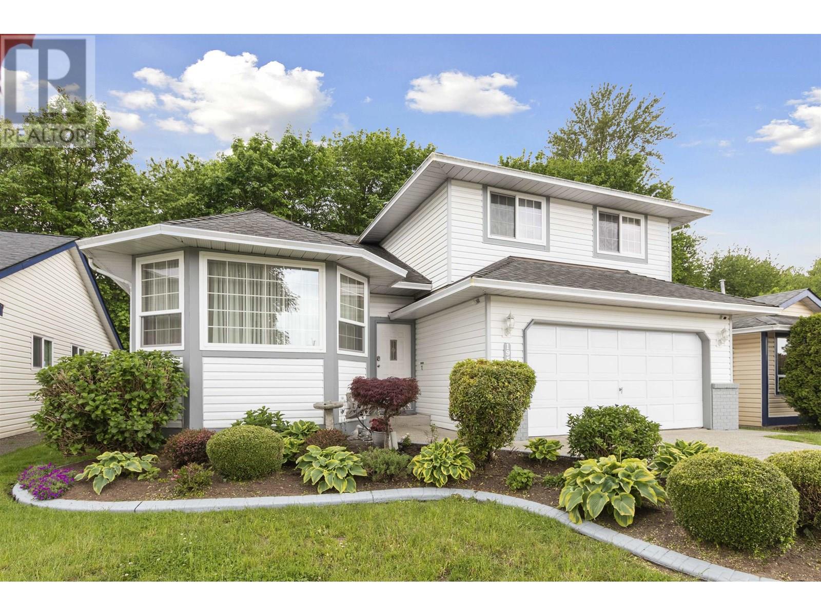 19595 Somerset Dr, Pitt Meadows, BC V3Y 2L4