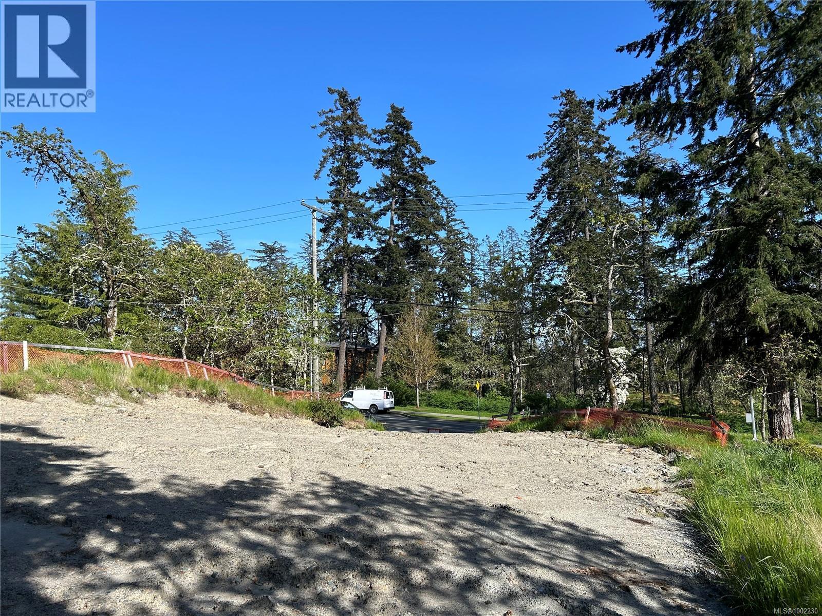 2204 Burnside Rd W, Victoria, BC V9B 6J6