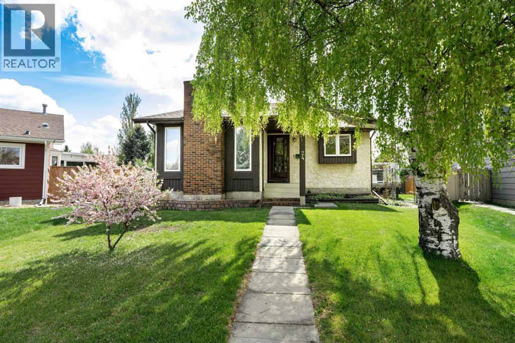 24 Caswell Close, Red Deer, AB T4P 2T6