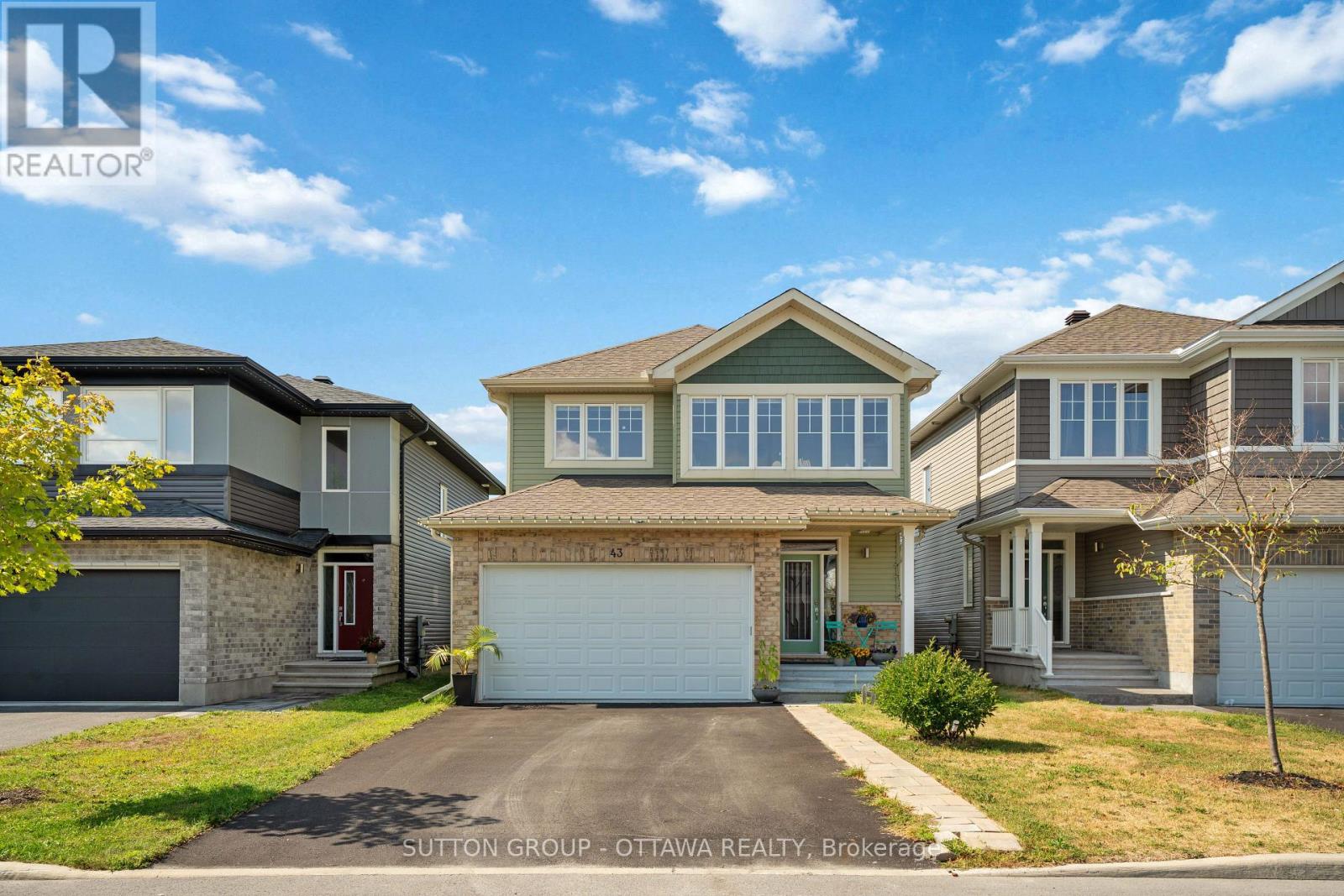 43 Aridus Cres, Ottawa, ON K2S 2L4