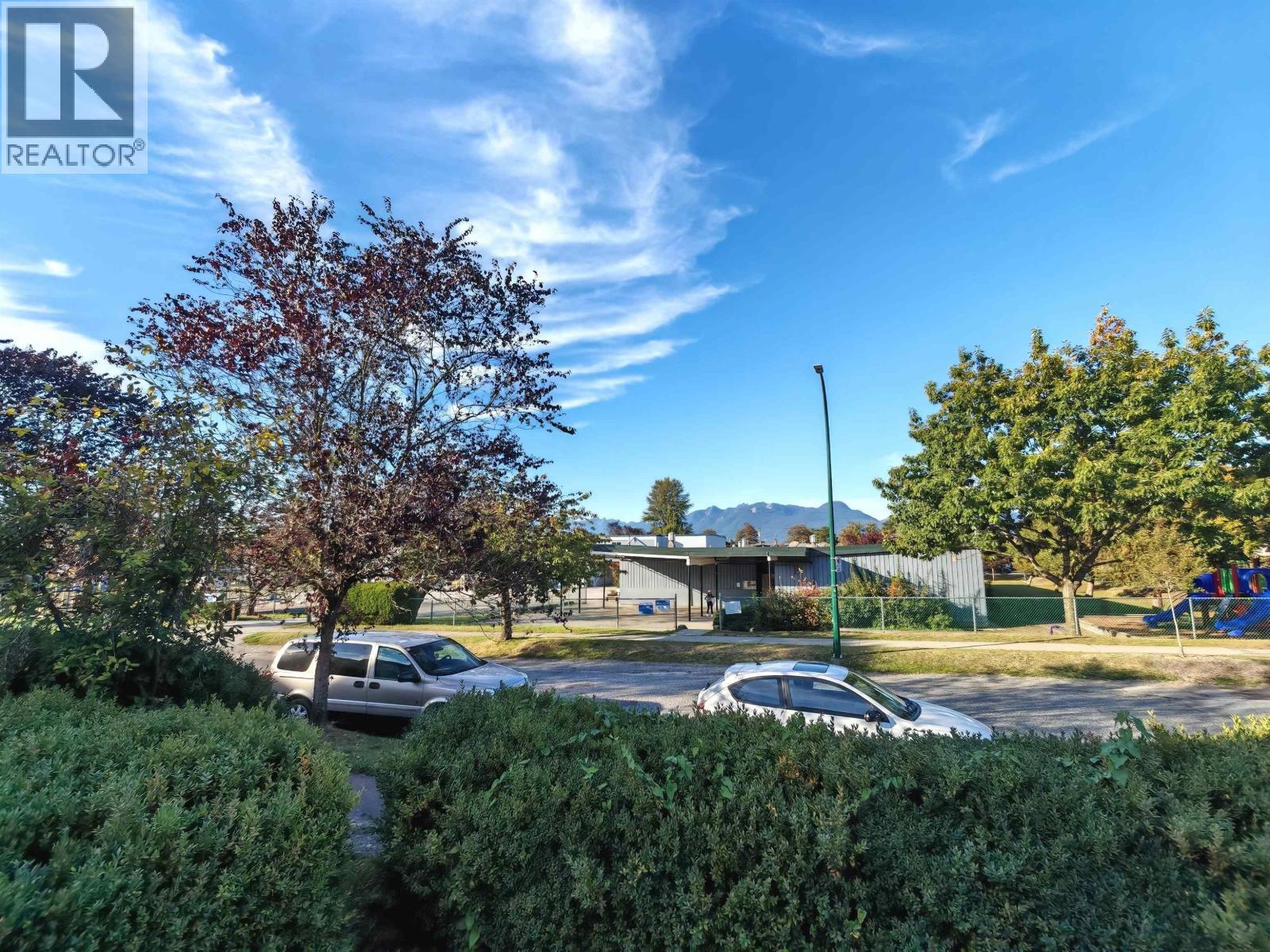 2686 E 3rd Ave, Vancouver, BC V5M 1H2
