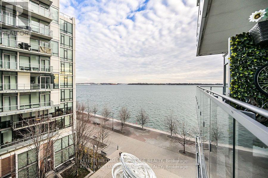 616 29 Queens Quay E, Toronto, ON M5E 0A4