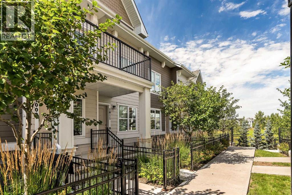 1009 Cranbrook Walk SE, Calgary, AB T3M 2V5