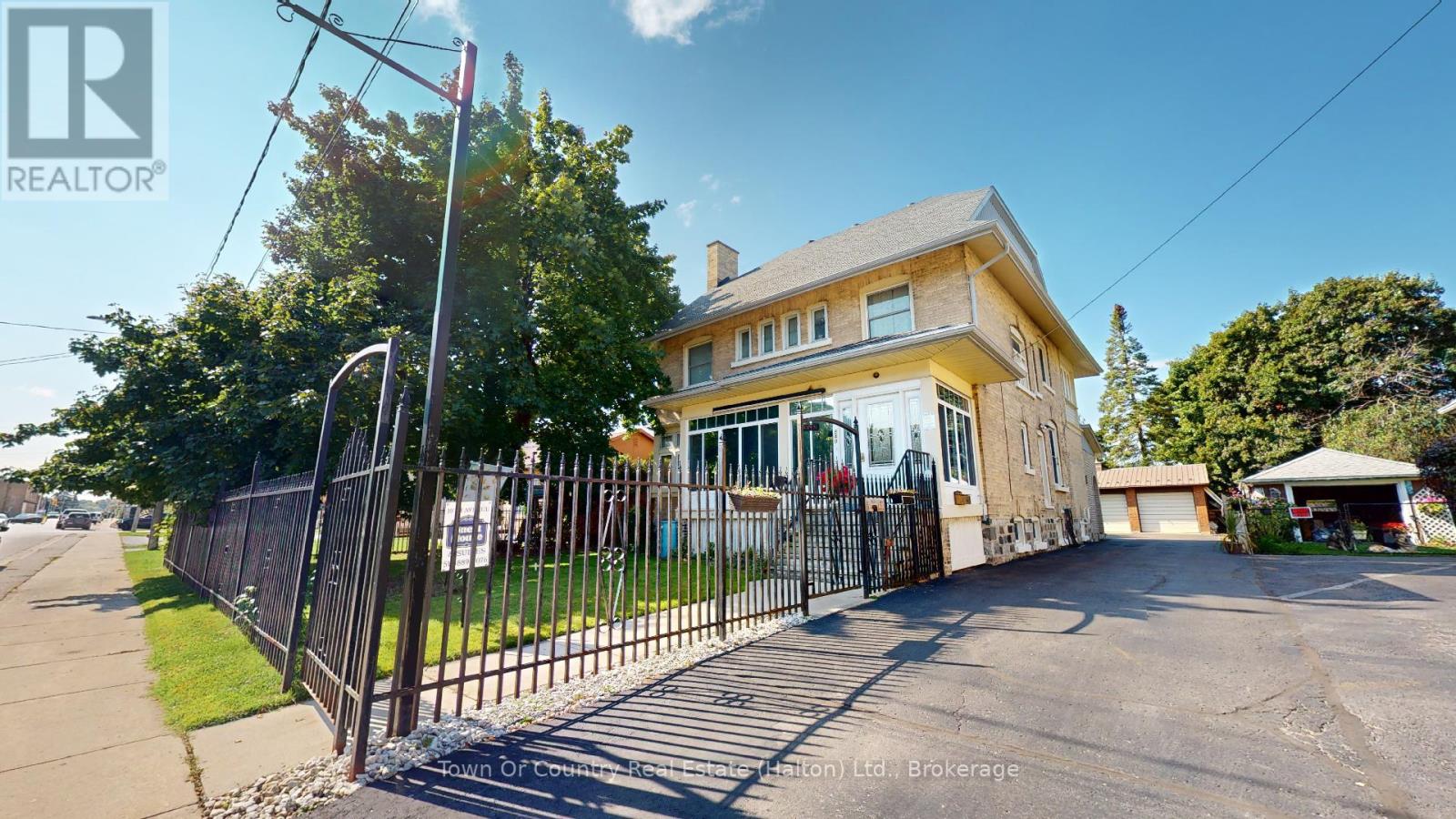 540 10th Avenue, Hanover, ON N4N 2P4