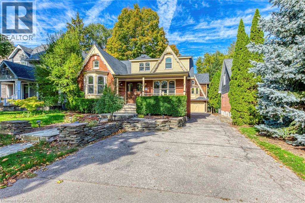 435 Maple Ave, Oakville, ON L6J 2J2