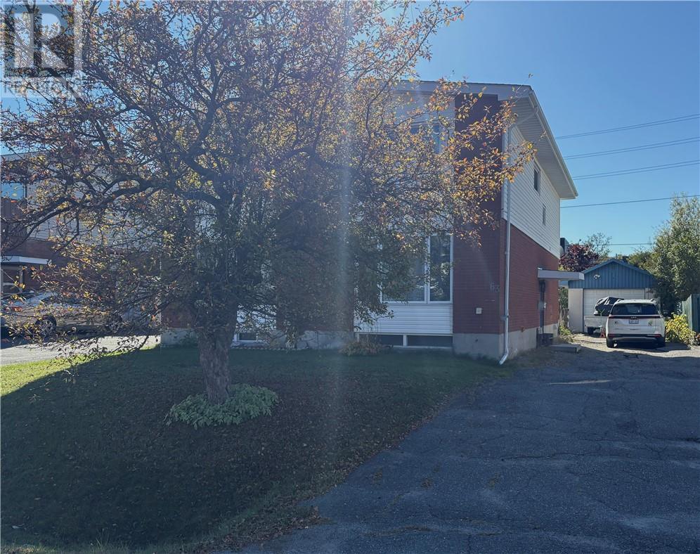 63 Elmhurst Ct, Sudbury, ON P3A 1A3