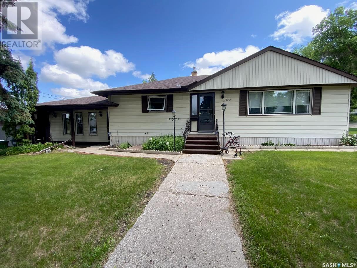 207 Fifth Ave S, Yorkton, SK S3N 0Z9