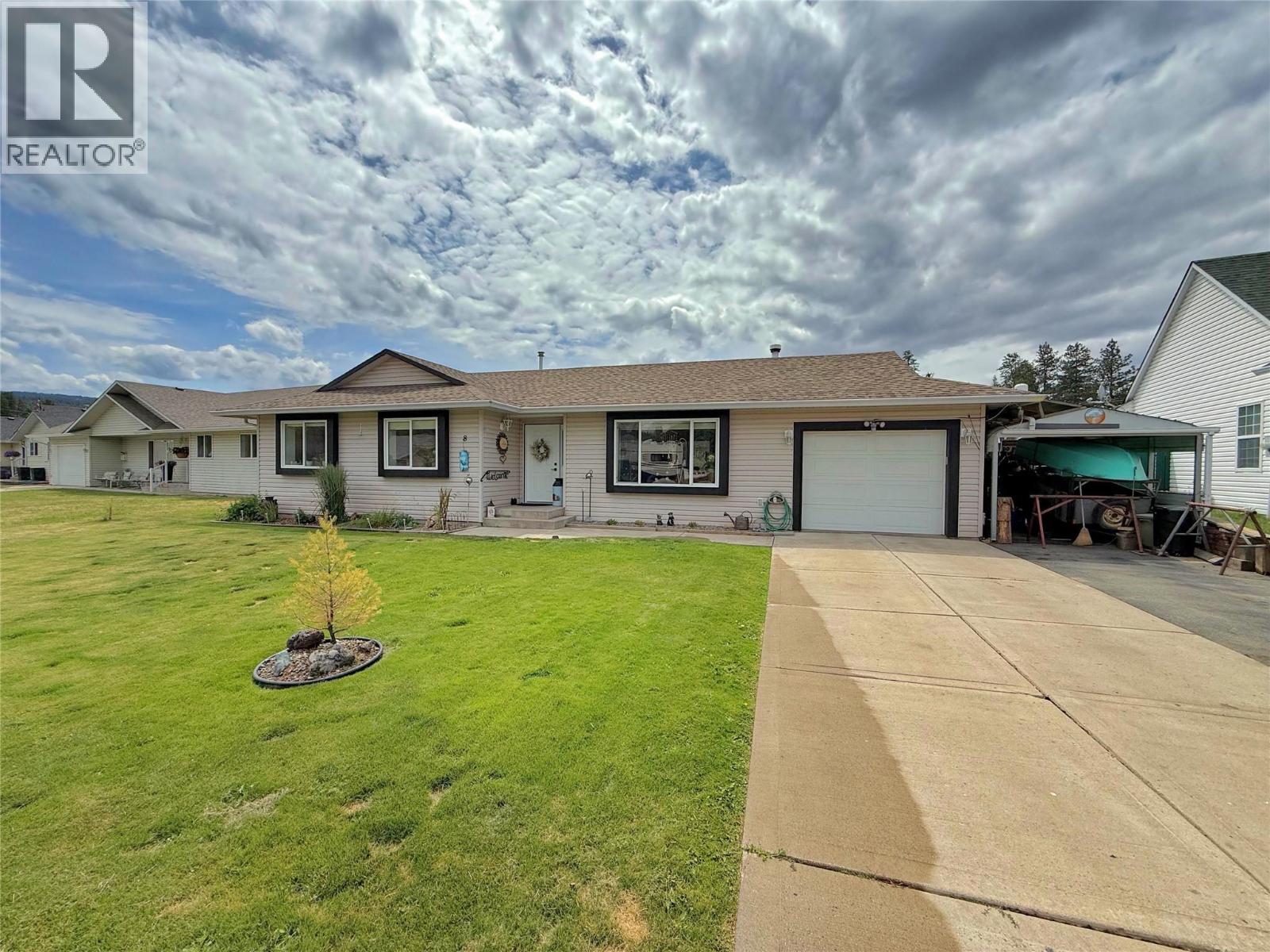 8 Eagle Cres, Princeton, BC V0X 1W0