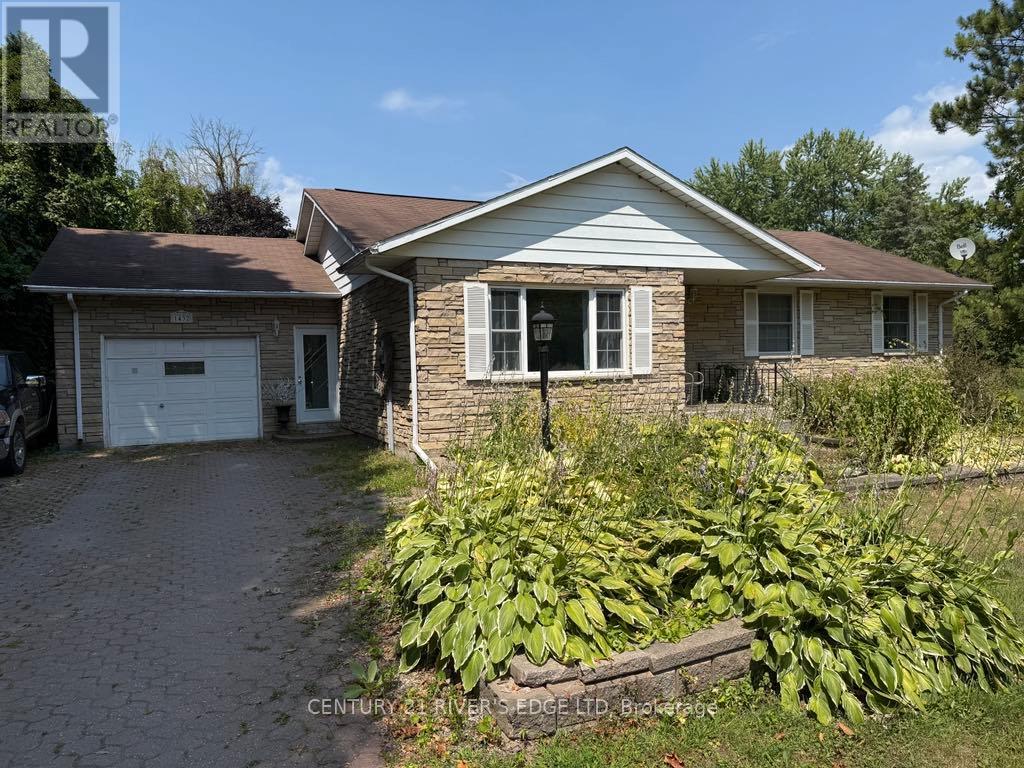 1432 County Rd 2 Rd, Elizabethtown-Kitley, ON K0E 1M0