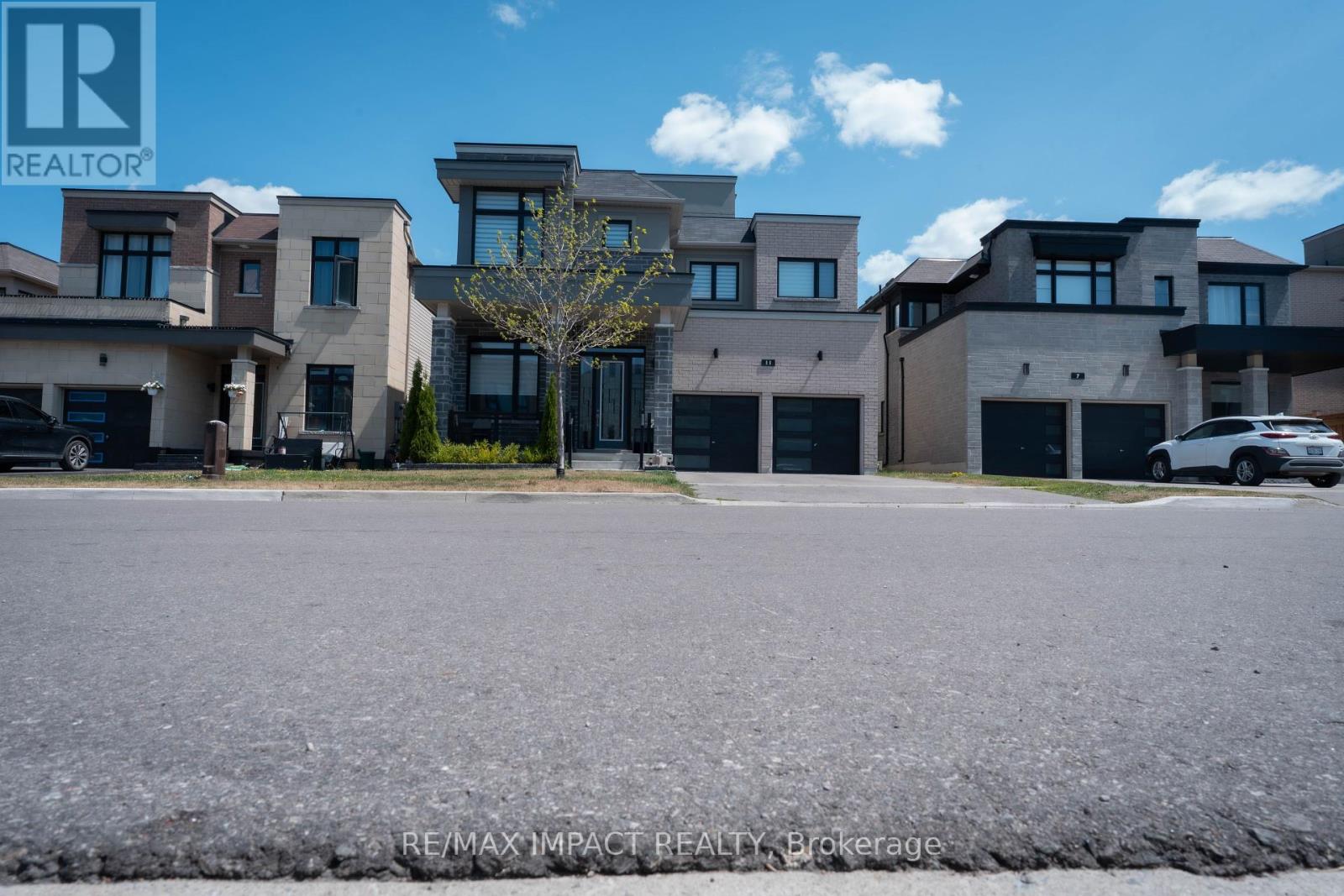 11 Larkin Ln, Clarington, ON L1C 4A7