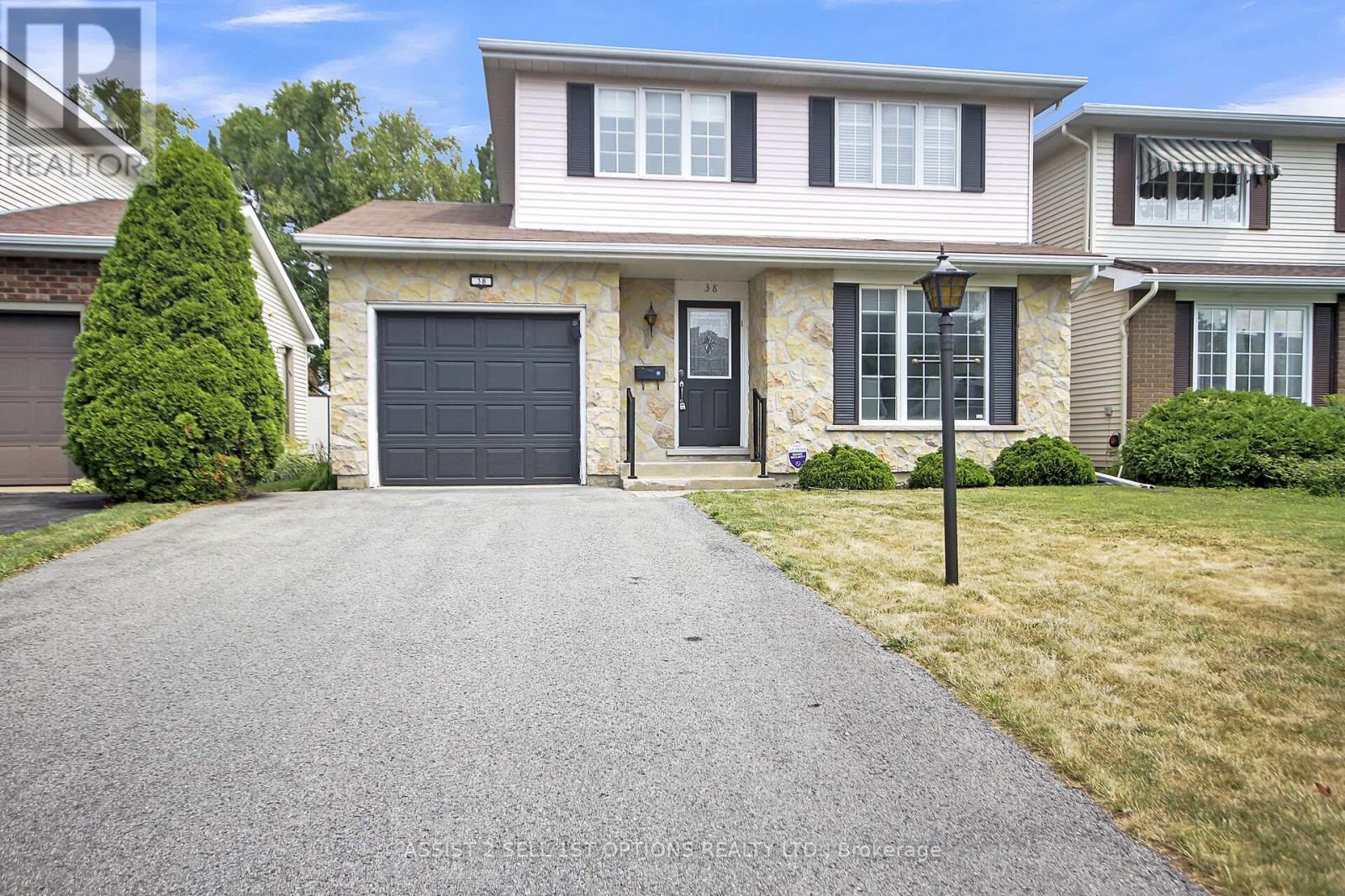 38 Ardell Grv, Ottawa, ON K2G 4G4