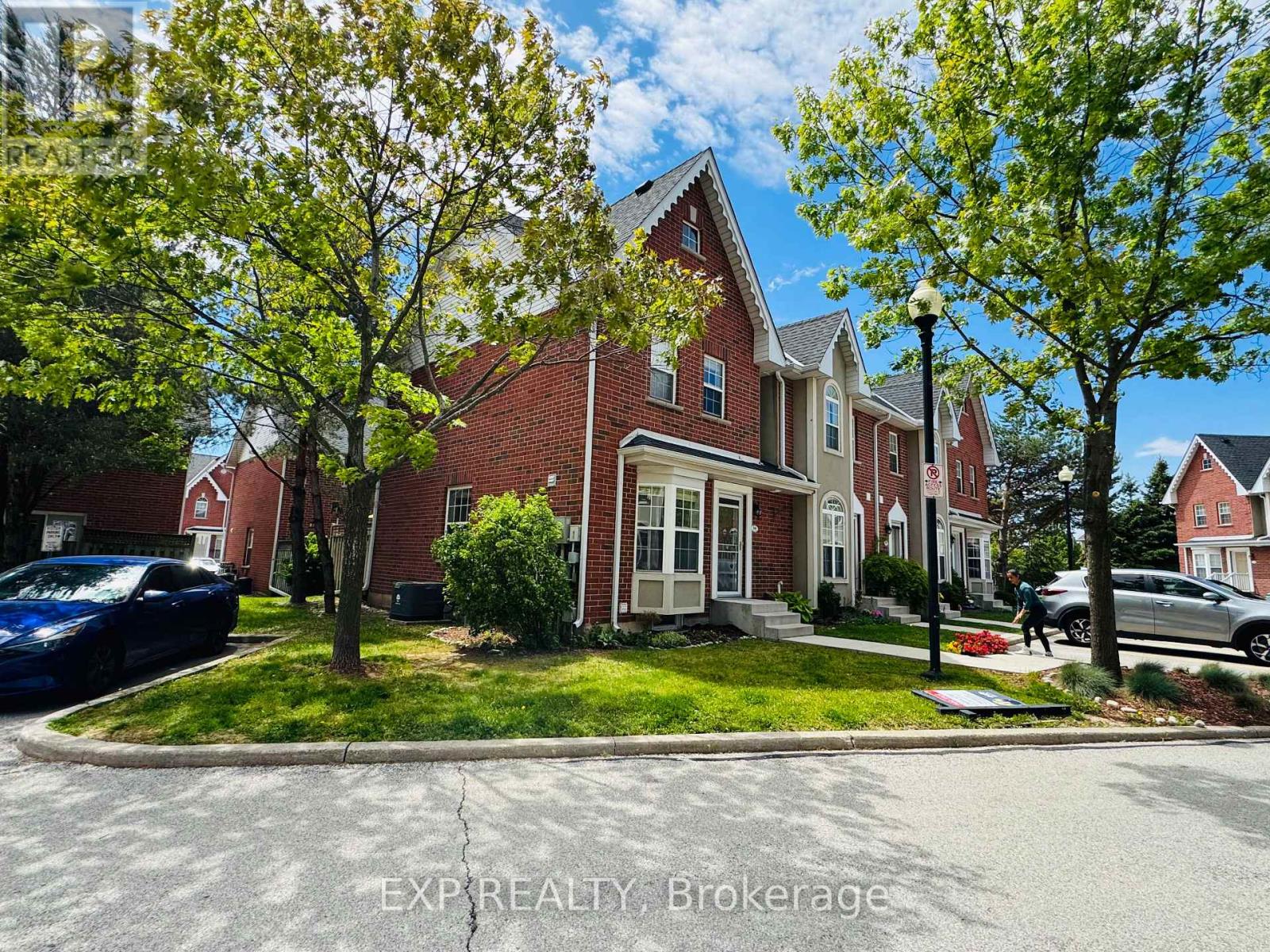 64 4200 Kilmer Dr, Burlington, ON L7M 4Y3