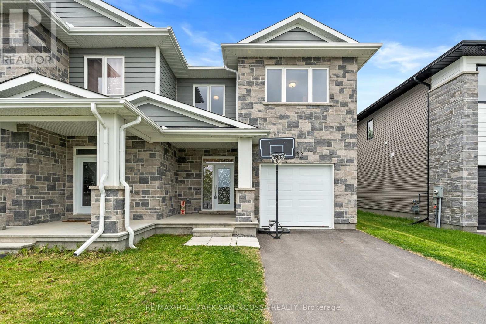 33 Mac Beattie Dr, Arnprior, ON K7S 0J3