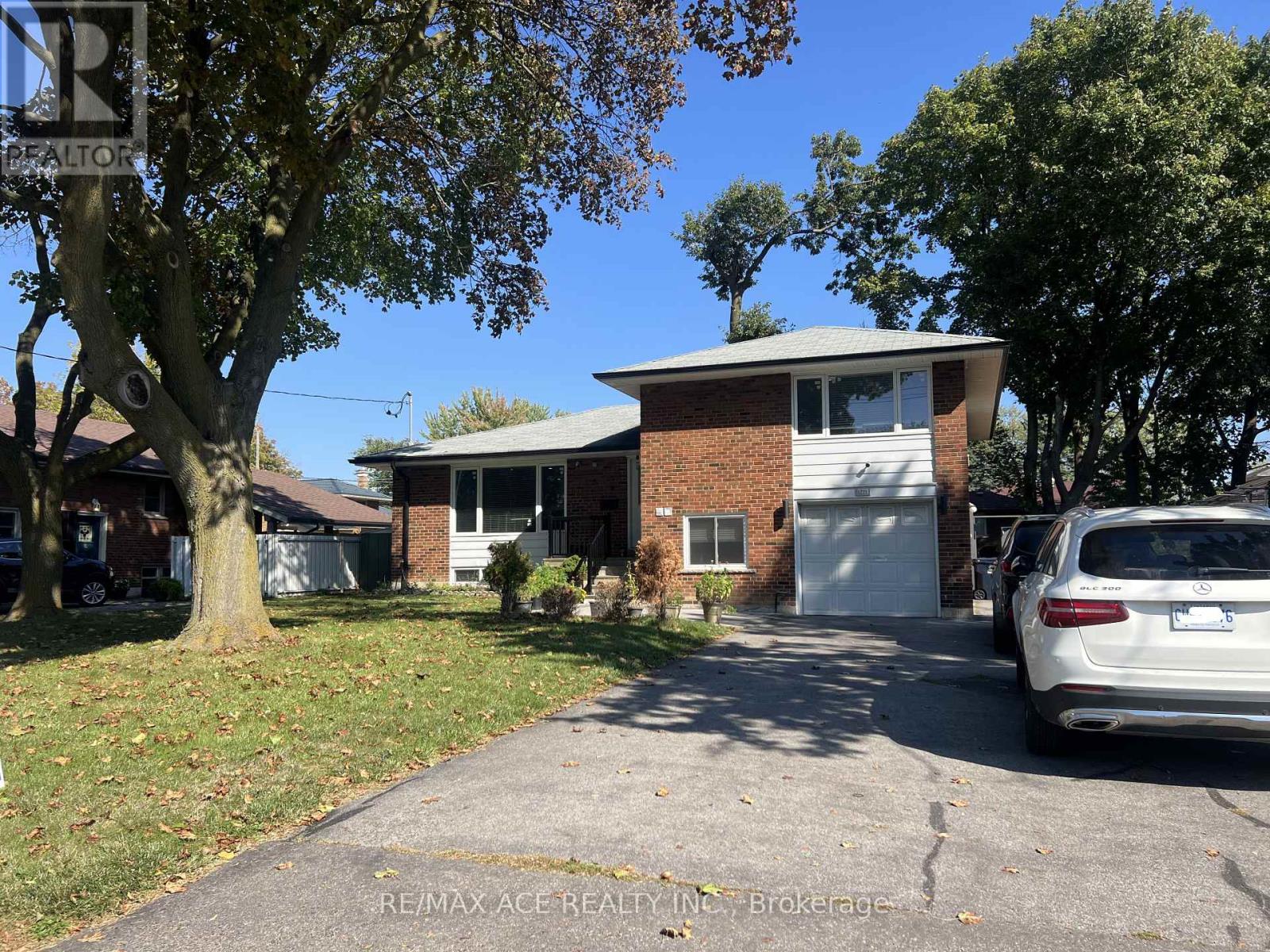 1771 Pharmacy Ave, Toronto, ON M1T 1H4