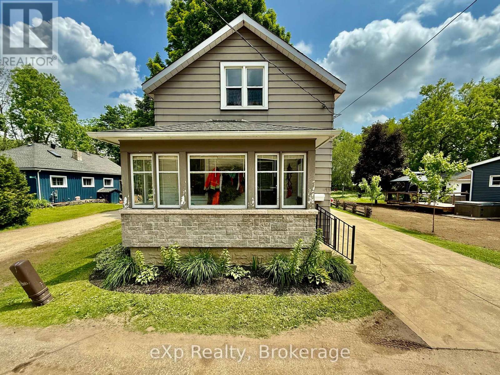 8th A Avenue Unit 759, Hanover, ON N4N 2L9