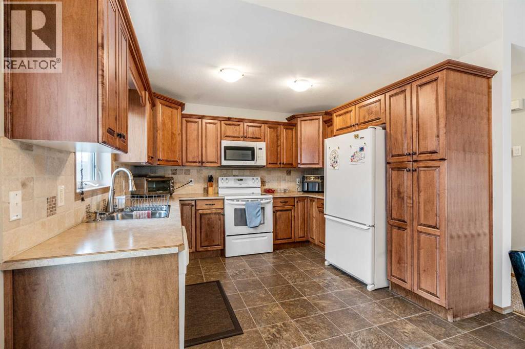 56 Street Unit 4206, Taber, AB T1G 2J2